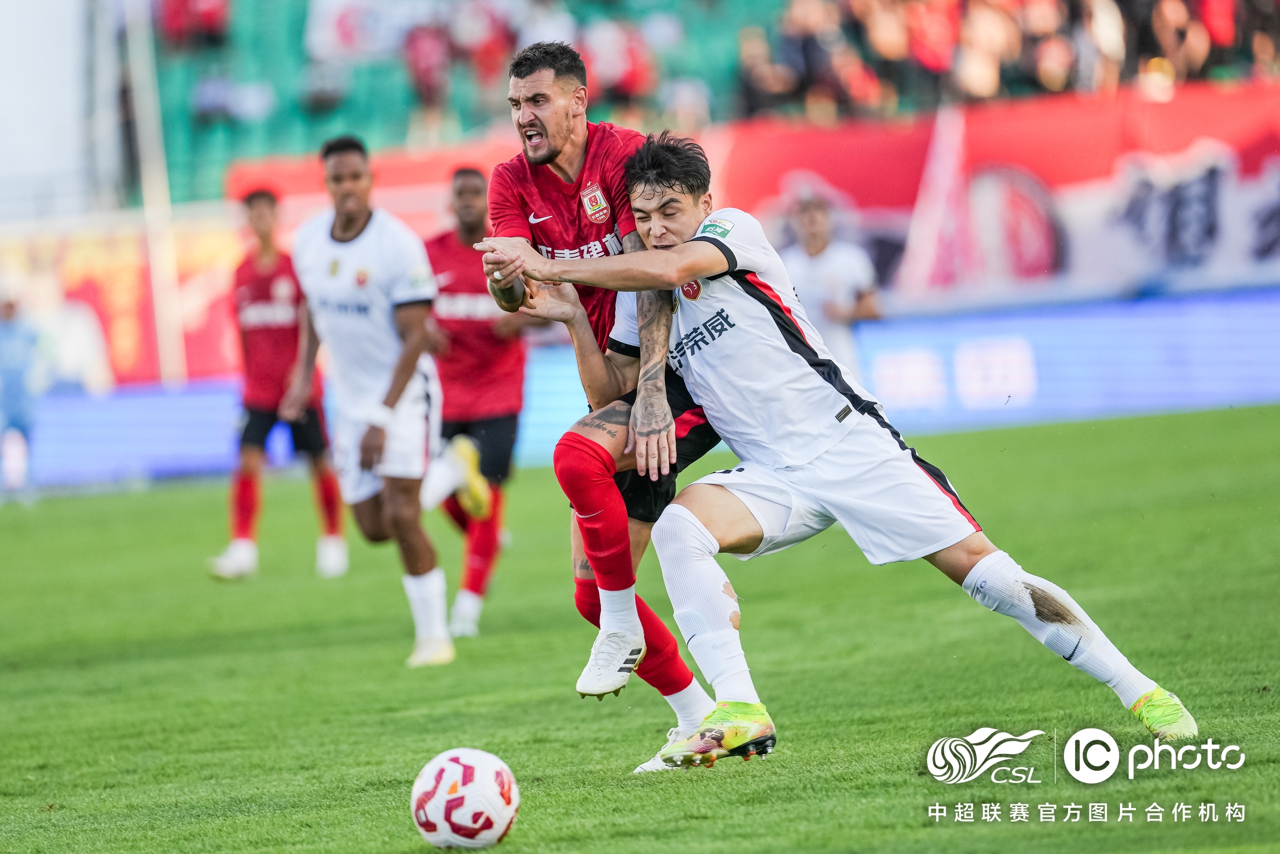 中超赛程吃紧，比利亚雷亚尔赛前队长鼓劲，震撼外界，年轻球员得到机会的简单介绍