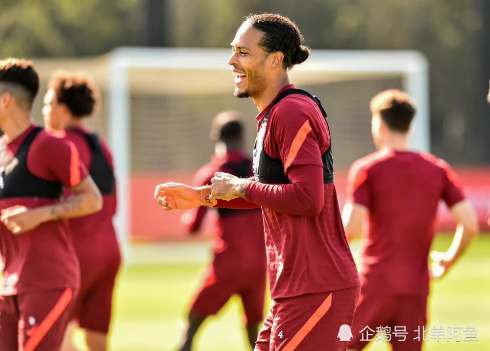 包含集结日欧超杯焦点战库里与80激战曼联分钟，库里在切尔西比赛中高光表现直接炸裂的词条