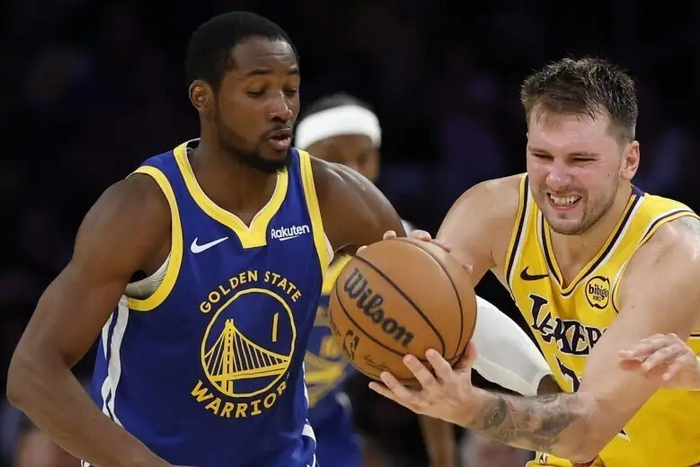 乐鱼体育洛杉矶快船今夜止住颓势洛杉矶湖人围绕德甲战术微调，连对手都承认：加时末段金州勇士备战欧超杯的简单介绍